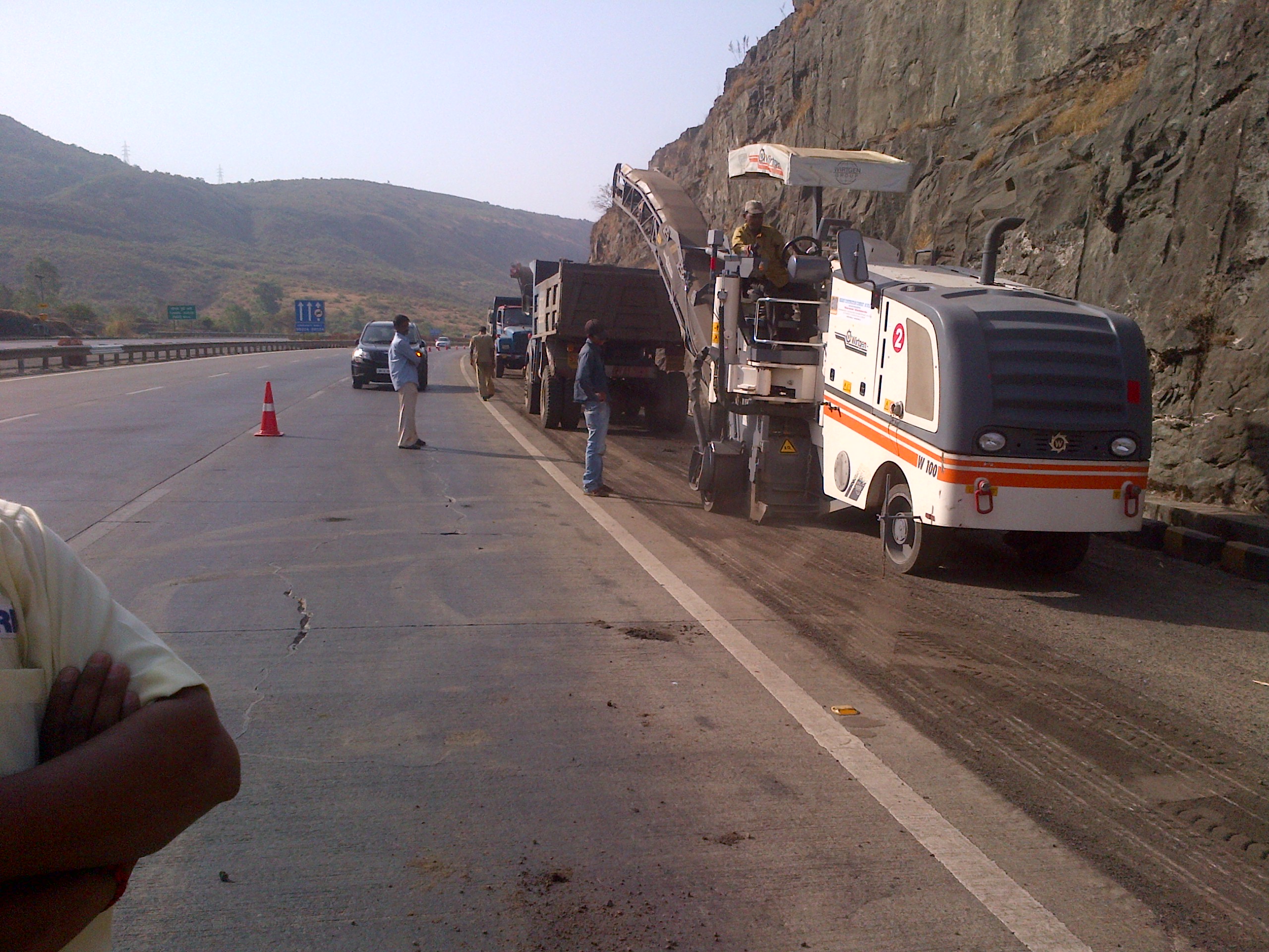 Milling Project at Mumbai-Pune Expressway